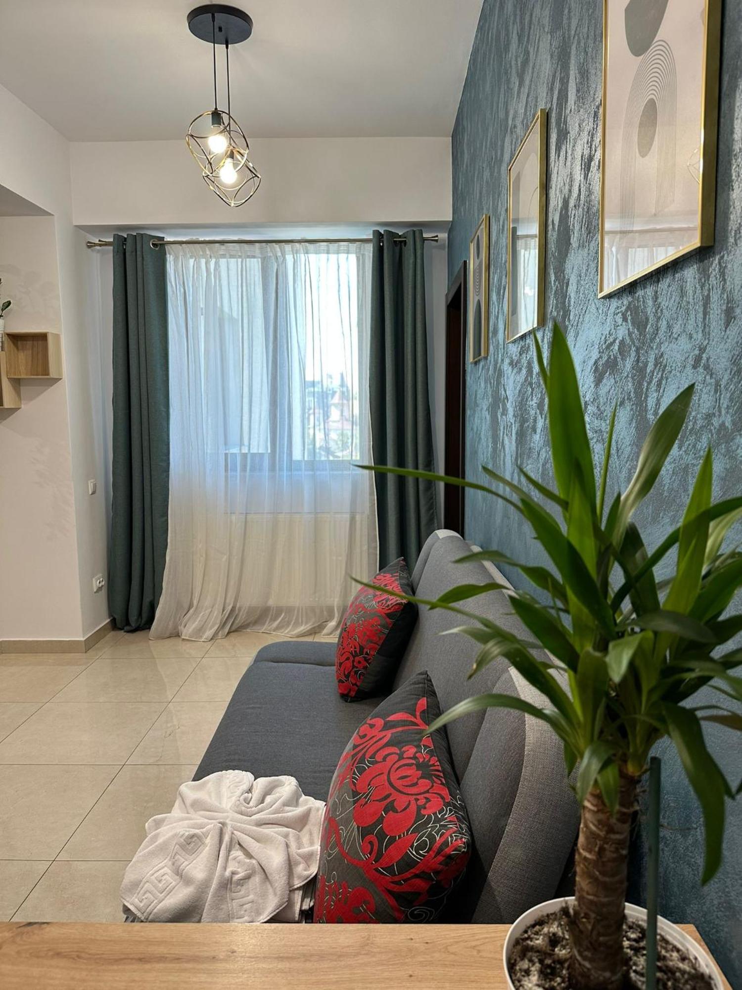 Studios & Apartments Palas By Glam At Lazar Towers Jászvásár Kültér fotó