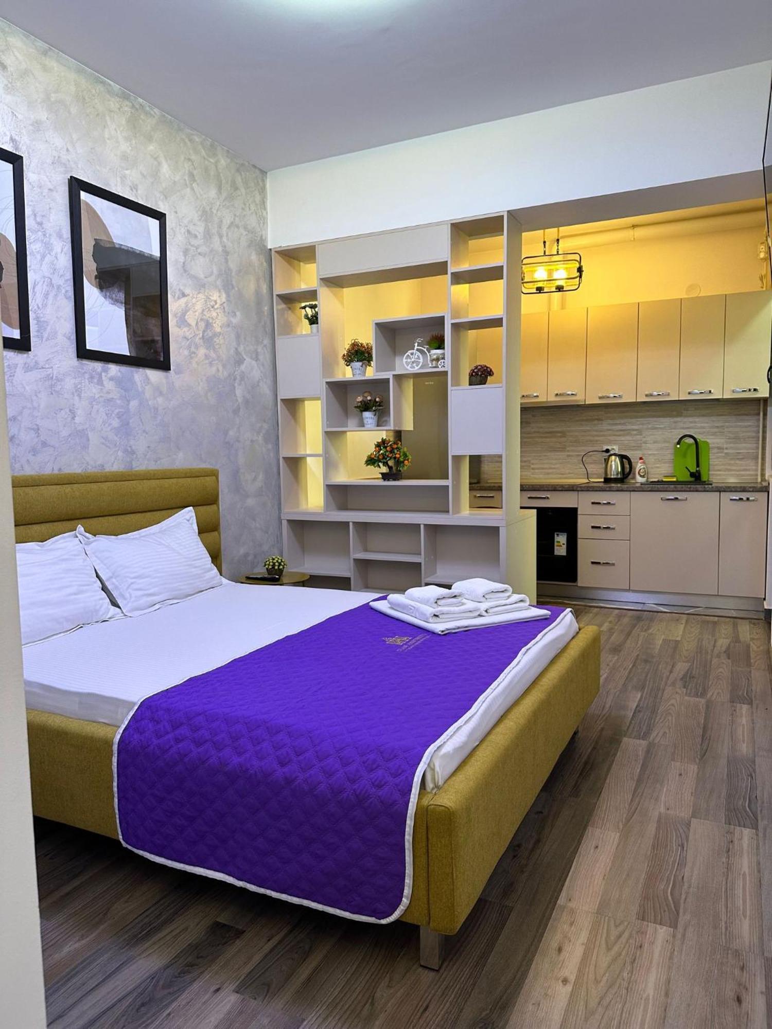 Studios & Apartments Palas By Glam At Lazar Towers Jászvásár Kültér fotó