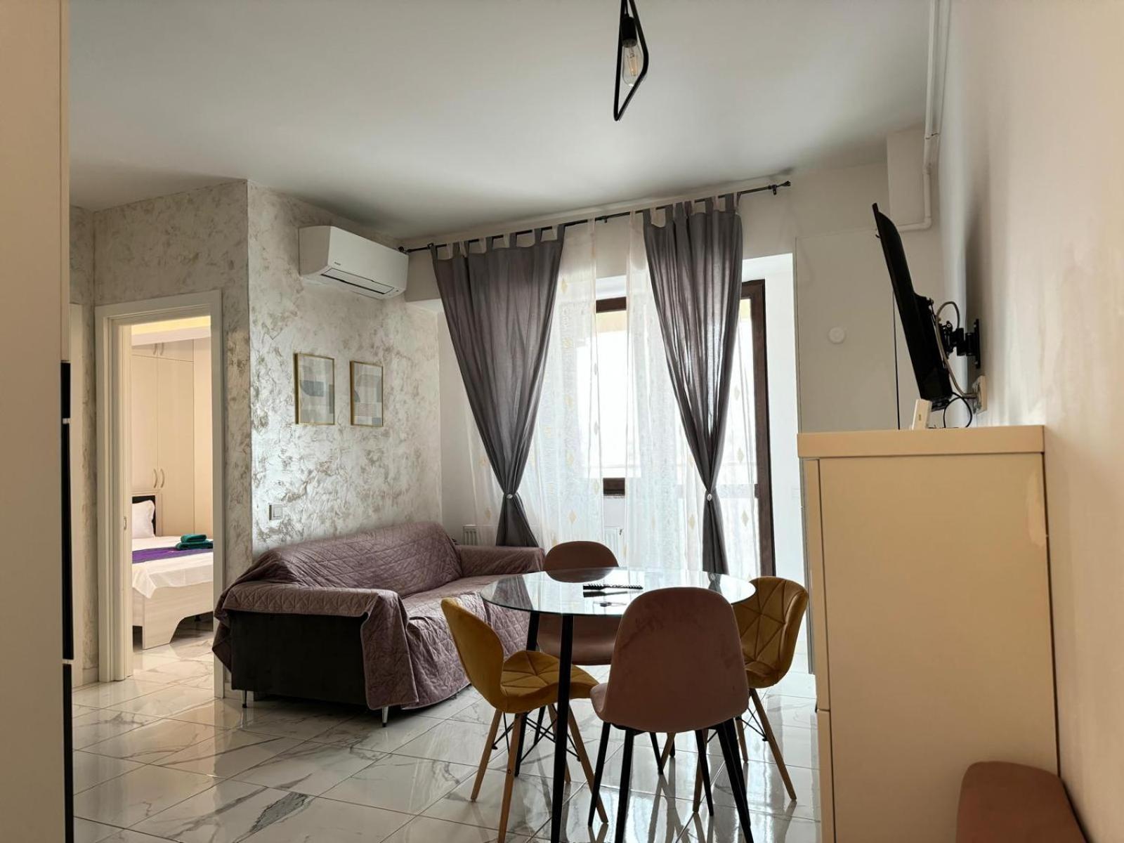 Studios & Apartments Palas By Glam At Lazar Towers Jászvásár Kültér fotó