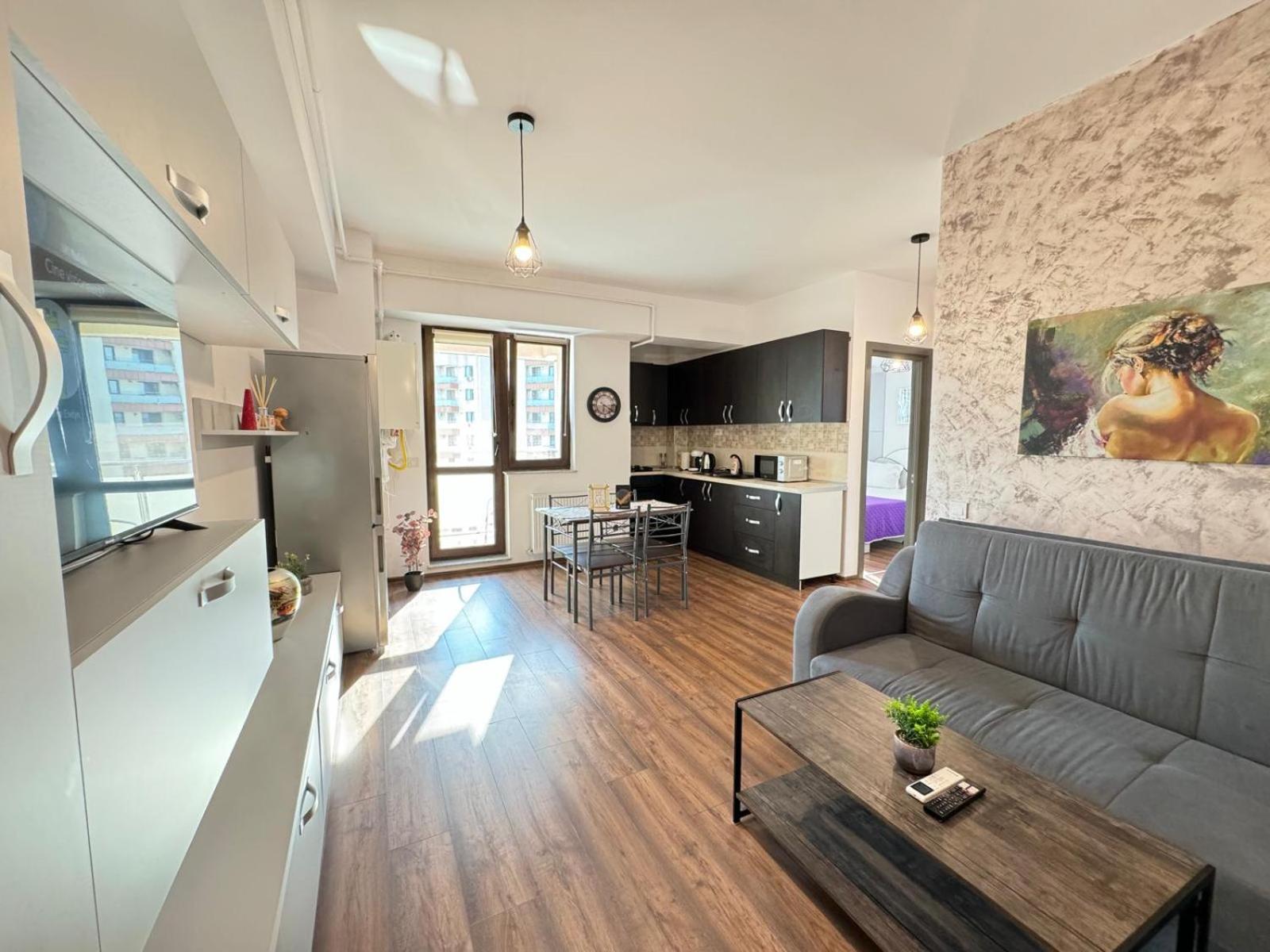 Studios & Apartments Palas By Glam At Lazar Towers Jászvásár Kültér fotó