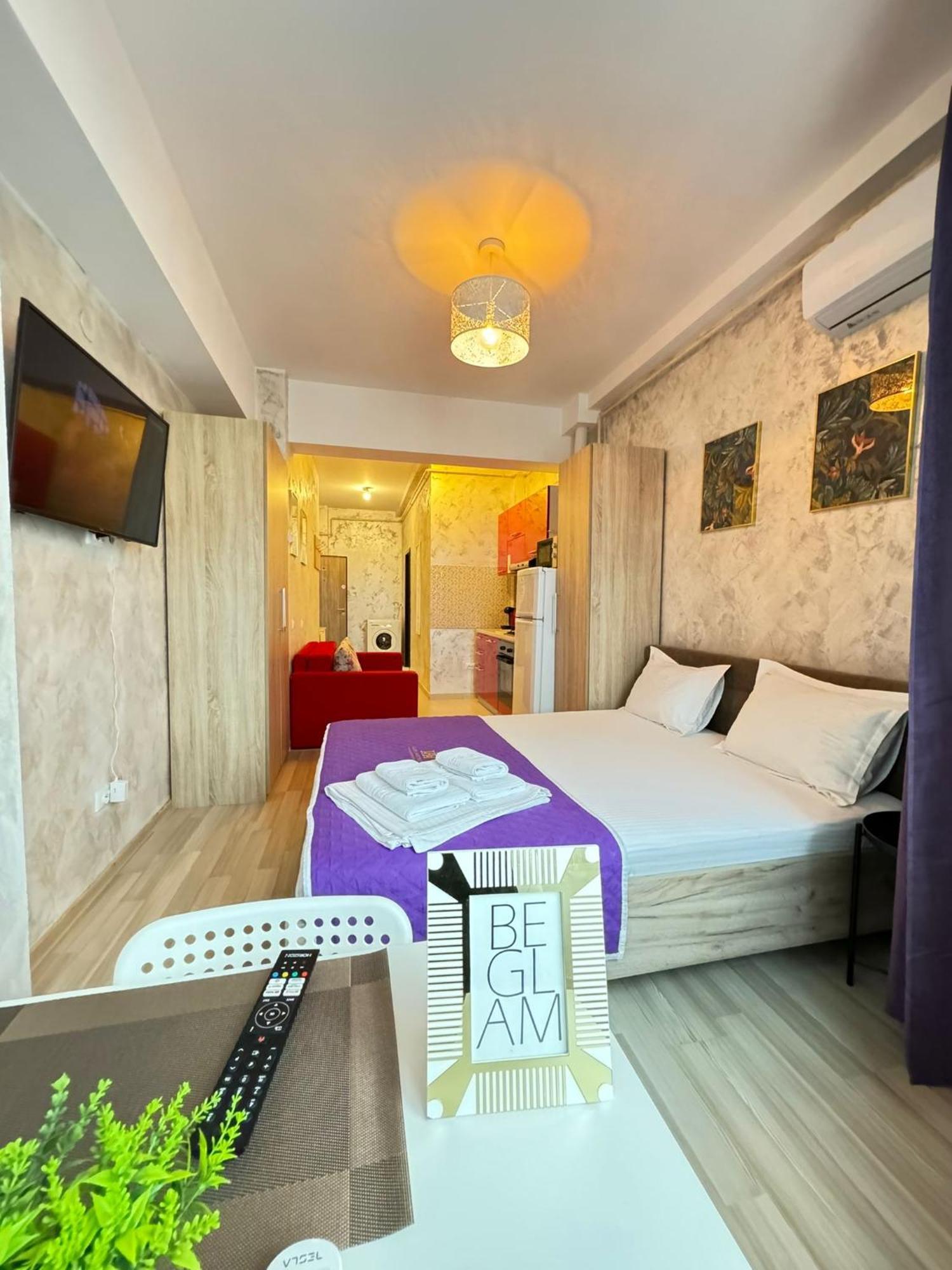 Studios & Apartments Palas By Glam At Lazar Towers Jászvásár Kültér fotó