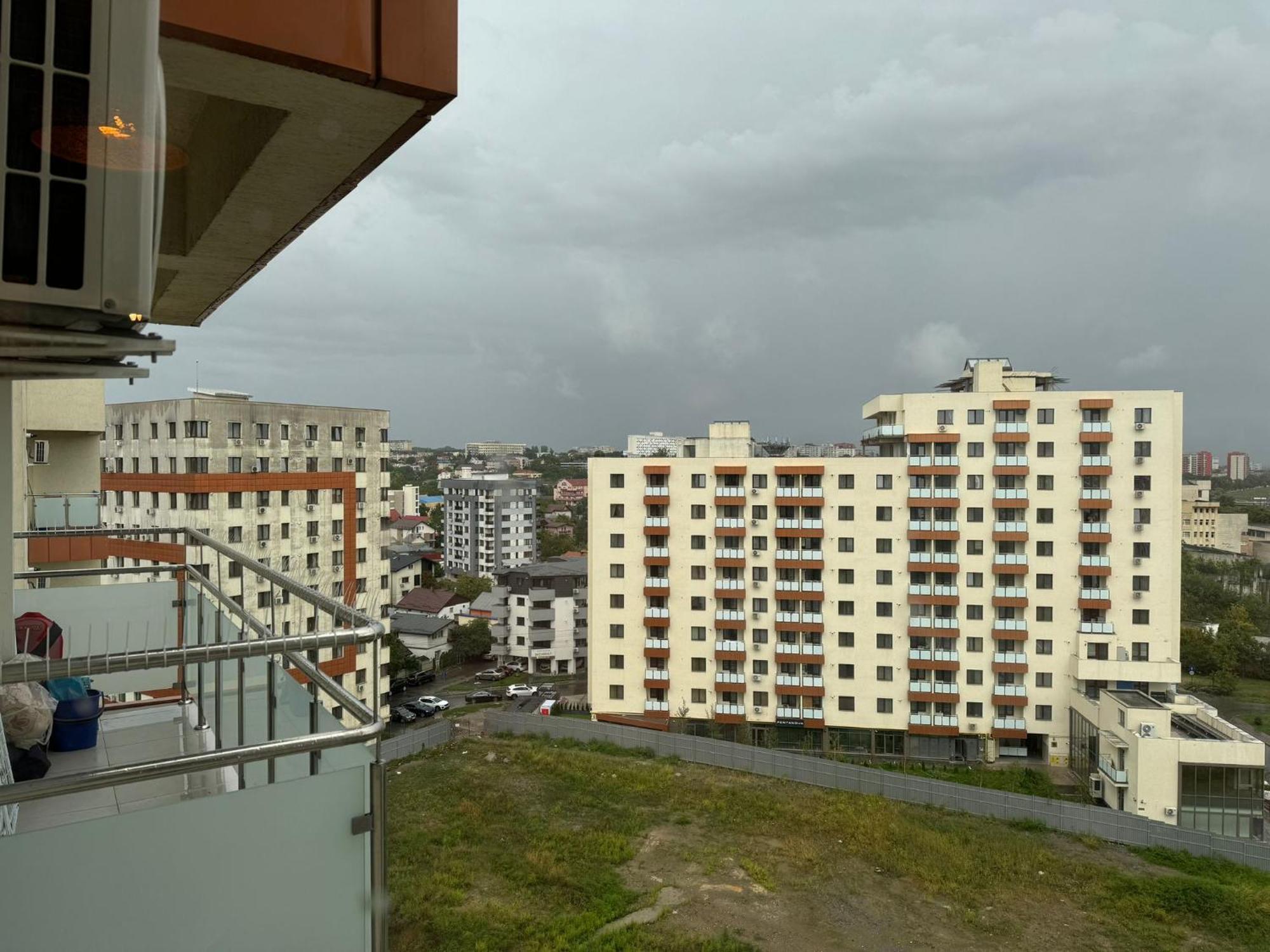 Studios & Apartments Palas By Glam At Lazar Towers Jászvásár Kültér fotó